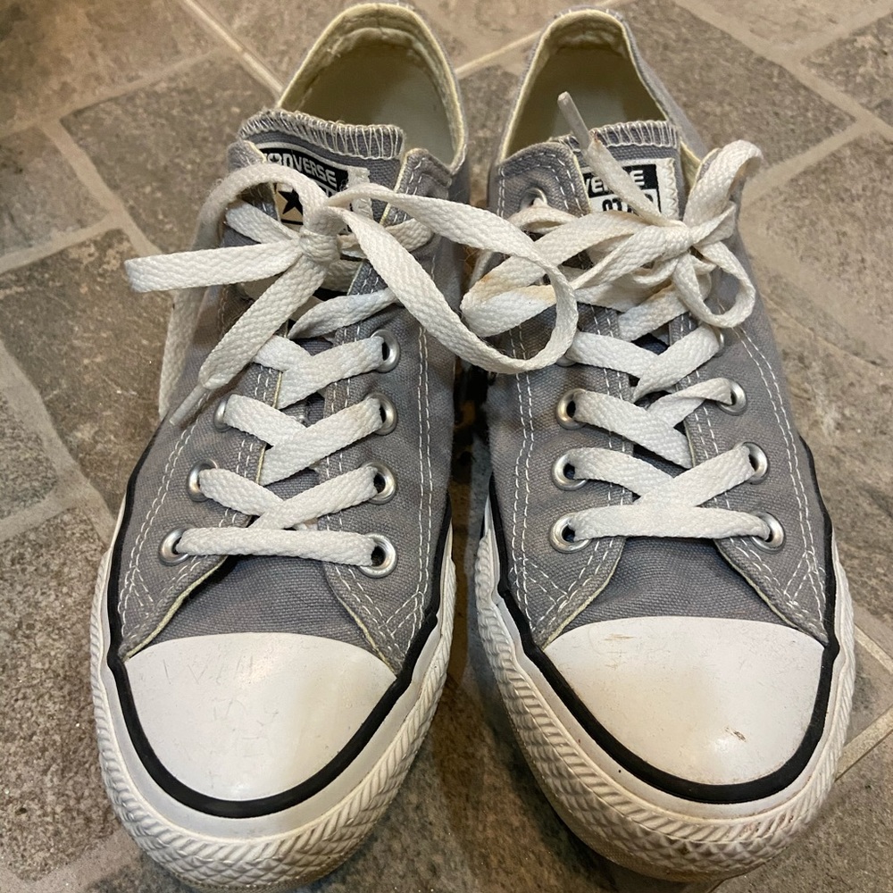 Grey converse